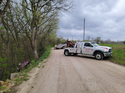 4Js Towing & Recovery JunkYard in Columbia (MO) - photo 2