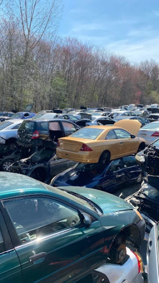 Holland Used Auto Parts JunkYard in Lynn (MA) - photo 3