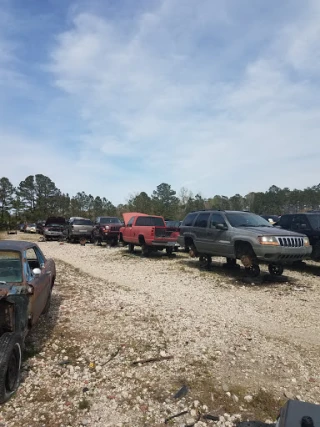 Foss U-Pull-It JunkYard in Jacksonville (NC) - photo 3