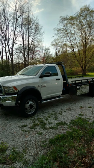 Donato's Towing cash 4 cars & trucks JunkYard in Cleveland (OH) - photo 2