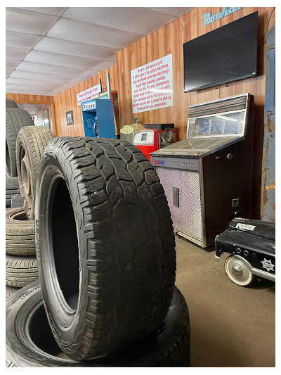 Adams Auto Parts JunkYard in Greenville (SC) - photo 3