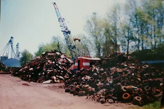 Vic Fuller Salvage & Wrecking JunkYard in Waterloo (IA) - photo 2