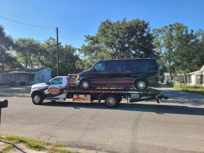 Chacon Towing & Roadside Assistance JunkYard in San Antonio (TX) - photo 4