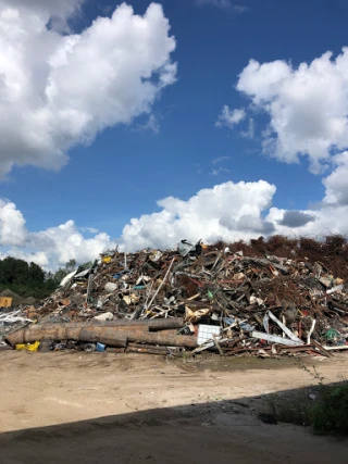 Raleigh Street Metal Recycling - photo 1