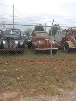 Jerry's Wrecker Service JunkYard in Oklahoma City (OK) - photo 3