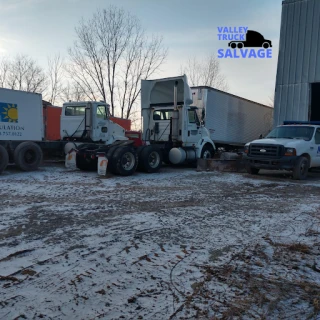 Valley Truck Salvage JunkYard in Green Bay (WI) - photo 3