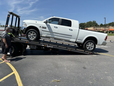 T & D Wrecker Services JunkYard in Hickory (NC) - photo 4