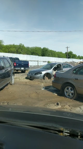 Hawkeye Auto Salvage - photo 1