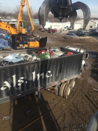 Redline Metals, Inc JunkYard in Elgin (IL) - photo 3