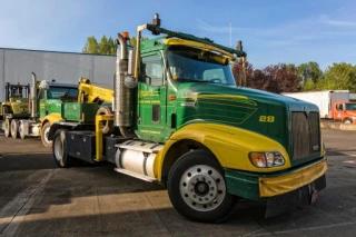 Gerlock Towing & Heavy Haul - Heavy Duty & Semi Tractor Trailer Towing JunkYard in Portland (OR) - photo 2