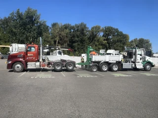 Gerlock Towing & Heavy Haul - Heavy Duty & Semi Tractor Trailer Towing JunkYard in Portland (OR) - photo 4