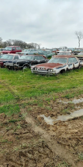 Markman's Auto Salvage JunkYard in Evansville (IN) - photo 2