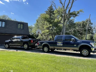 Squigg's Towing & Recovery JunkYard in Joliet (IL) - photo 2