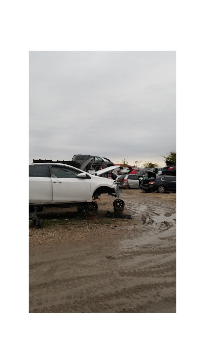 G & G Used Auto Parts JunkYard in Houston (TX) - photo 3