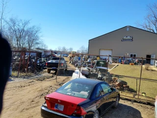 Holle's Salvage JunkYard in Fort Wayne (IN) - photo 3