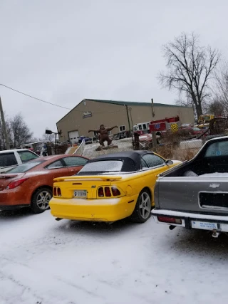 Holle's Salvage JunkYard in Fort Wayne (IN) - photo 4