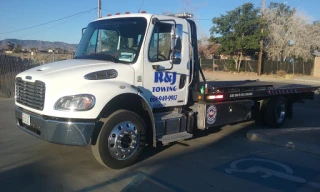 R & J Towing JunkYard in Lancaster (CA) - photo 4