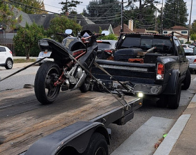 A Cheap Tow JunkYard in San Jose (CA) - photo 2