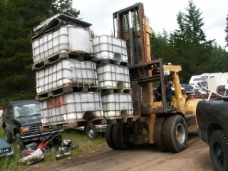 Shelton Auto Parts JunkYard in Bremerton (WA) - photo 3