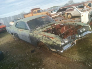 Hess Brothers Auto Dismantling JunkYard in Redding (CA) - photo 2