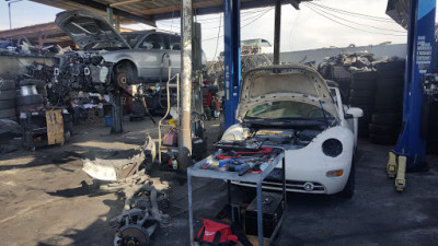 Russ' Vw and Audi parts JunkYard in Pomona (CA) - photo 2