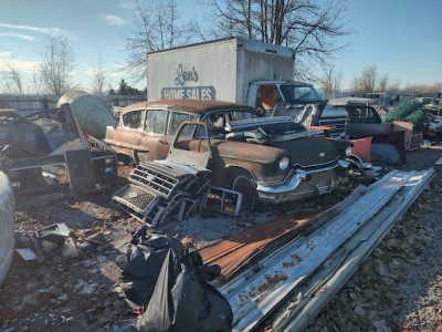 Pam Pam's Junk JunkYard in Gresham (OR) - photo 2