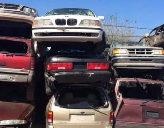 Alberto auto junk JunkYard in Lancaster (CA) - photo 2