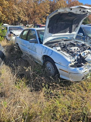 Miller's Salvage JunkYard in Columbia (MO) - photo 2