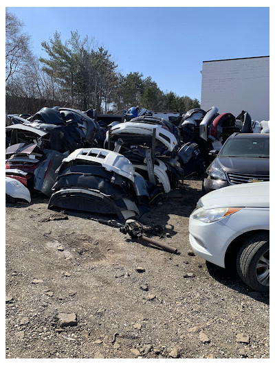 Pontiac Auto Salvage JunkYard in South Lyon (MI) - photo 2