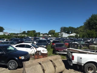 Howe Auto Sales JunkYard in Panama City (FL) - photo 3