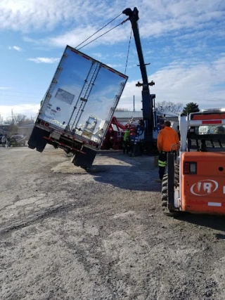 Grimm's Automovation - Heavy Duty Towing | Semi Truck Towing | Commercial Towing | Big Rig Towing JunkYard in Frederick (MD) - photo 4