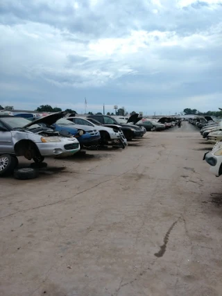 UAPI "U-Pull-It" Auto Parts JunkYard in Shreveport (LA) - photo 4