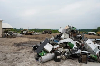 Mohawk Valley Recycling JunkYard in Utica (NY) - photo 2