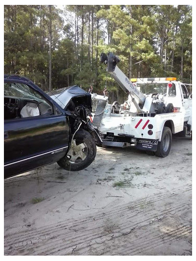 Outlaw's Towing JunkYard in Jacksonville (NC) - photo 2