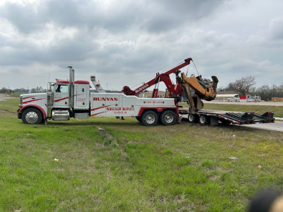 Runyan Wrecker Service of Pauls Valley JunkYard in Norman (OK) - photo 4