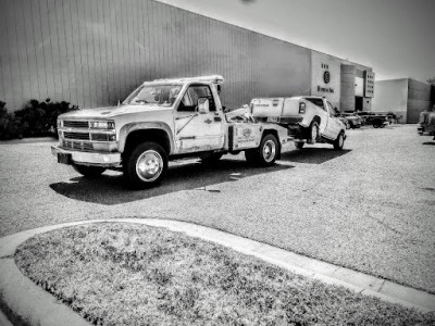 Dynamic Garage & Towing Service, LLC JunkYard in Laredo (TX) - photo 2