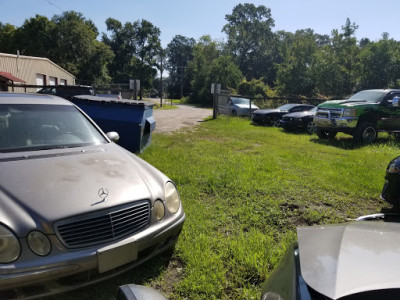 Wells Towing & Recovery Inc JunkYard in Savannah (GA) - photo 1