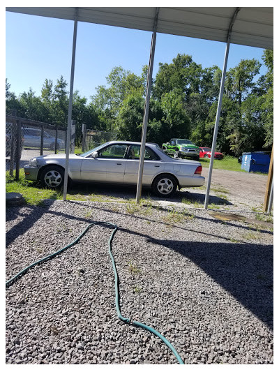 Wells Towing & Recovery Inc JunkYard in Savannah (GA) - photo 3