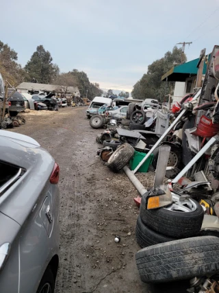 Pena Dismantler Auto Body & Towing JunkYard in Oakland (CA) - photo 4