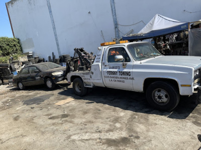 FERNNY TOWING JunkYard in East Los Angeles (CA) - photo 3