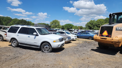 Valdivia's Autoparts JunkYard in Arlington (TX) - photo 3