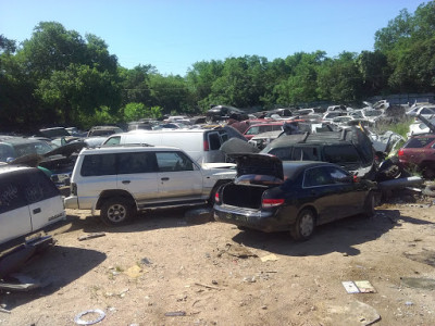 Auto Parts Junkyard JunkYard in Austin (TX) - photo 1