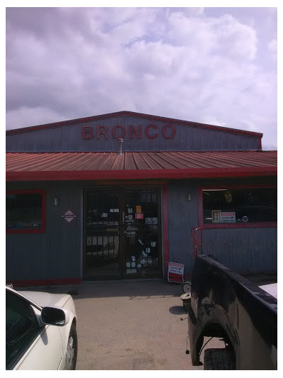 Bronco Auto & Truck Salvage JunkYard in Houston (TX) - photo 1