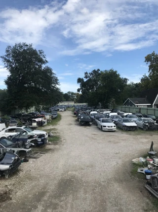 Bimmer Graveyard JunkYard in Houston (TX) - photo 3