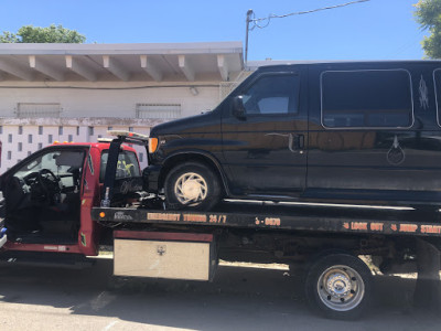 CASH FOR UNWANTED and JUNK VEHICLES JunkYard in Denver (CO) - photo 1