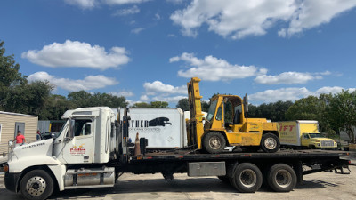 P-Gilles Store Towing Services Corporation. JunkYard in Orlando (FL) - photo 1