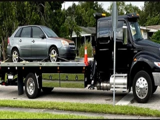 J & W Towing - photo 2