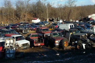 Murray's Auto Salvage, Inc. JunkYard in Brodhead (WI) - photo 4