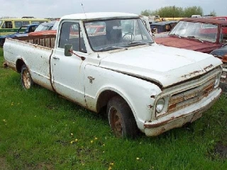 Oakleaf Old Cars JunkYard in Hartford (SD) - photo 3