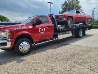 T & T's Towing - photo 1